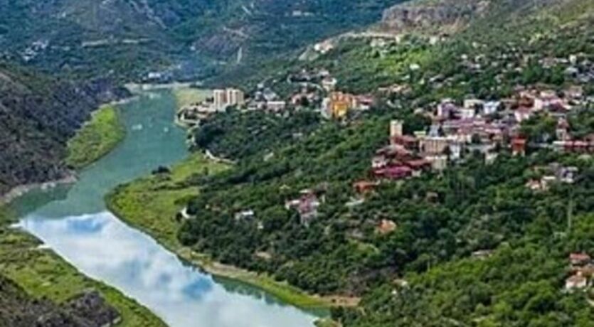 Uçaklı... Tunceli - Kemaliye - Sivas - Divriği - Malatya - Kayseri ( 4 gece konaklama ) 