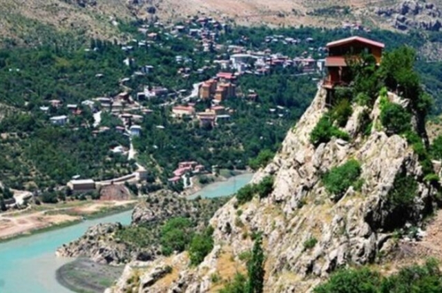 Uçaklı... Tunceli - Kemaliye - Sivas - Divriği - Malatya - Kayseri ( 4 gece konaklama ) 