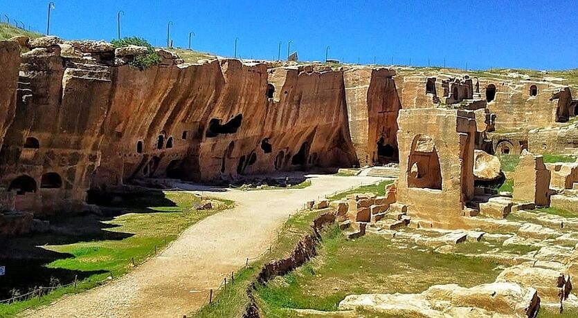 Uçaklı ... Mardin ve Mardin Köyleri - Zerzevan Kalesi ve Diyarbakır 2026 tüm sezon ( 2 gece konaklama ) 